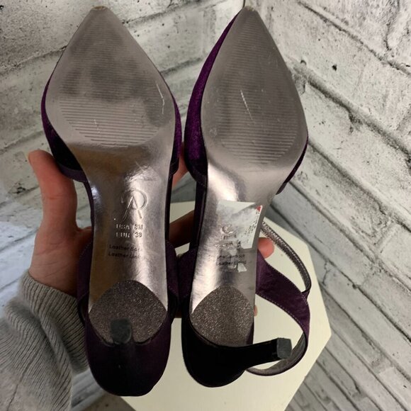 Adrianna Papell Purple Velvet Pointy Toe T-Strap Evening Pumps - Picture 9 of 11